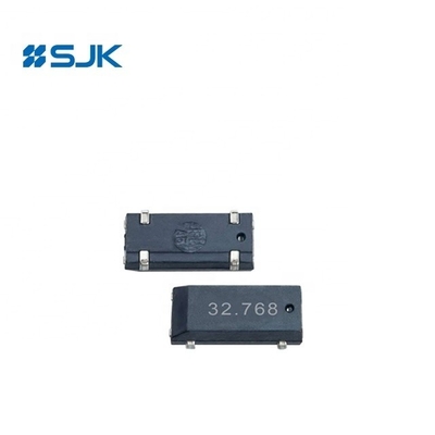 32.768KHz SJK 308C क्रिस्टल अनुनाद 3.8*8.0*2.5mm 20ppm 1.3pF शंट क्षमता के साथ